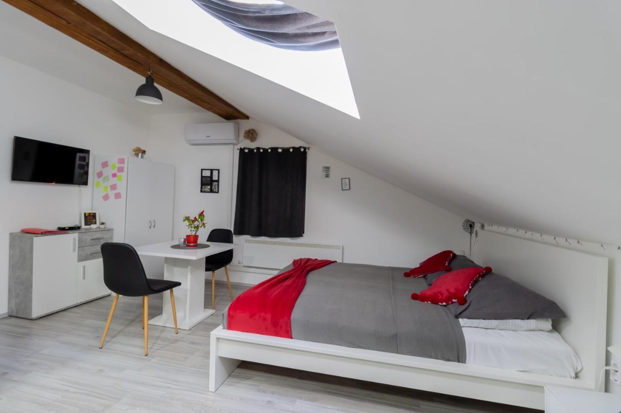 Hill Apartman - Maksimir Rebro ซาเกร็บ ภายนอก รูปภาพ